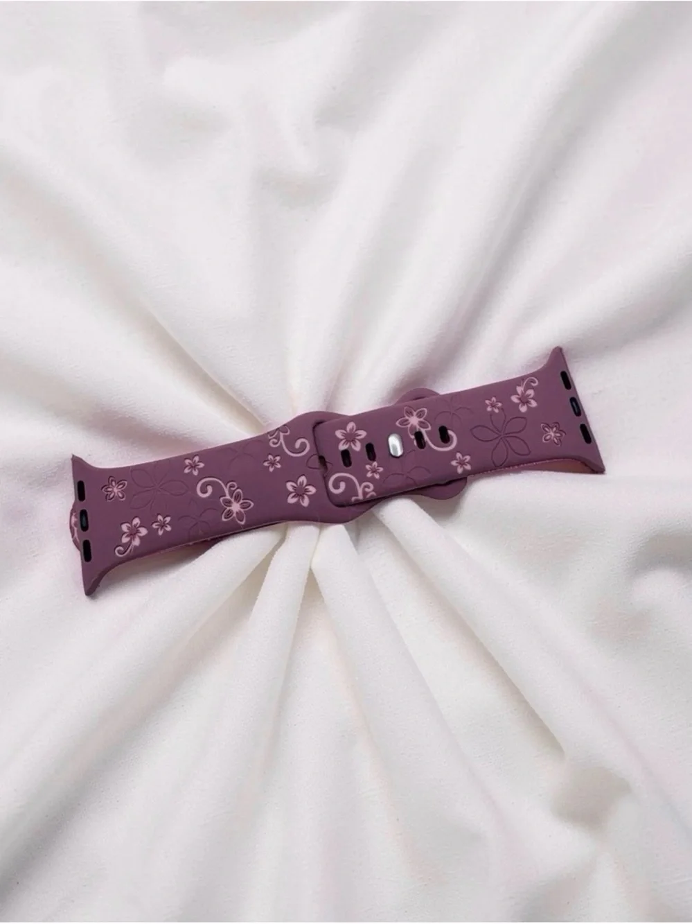 Purple Floral Silicone Apple Watch Band for 38mm / 40mm / 41mm